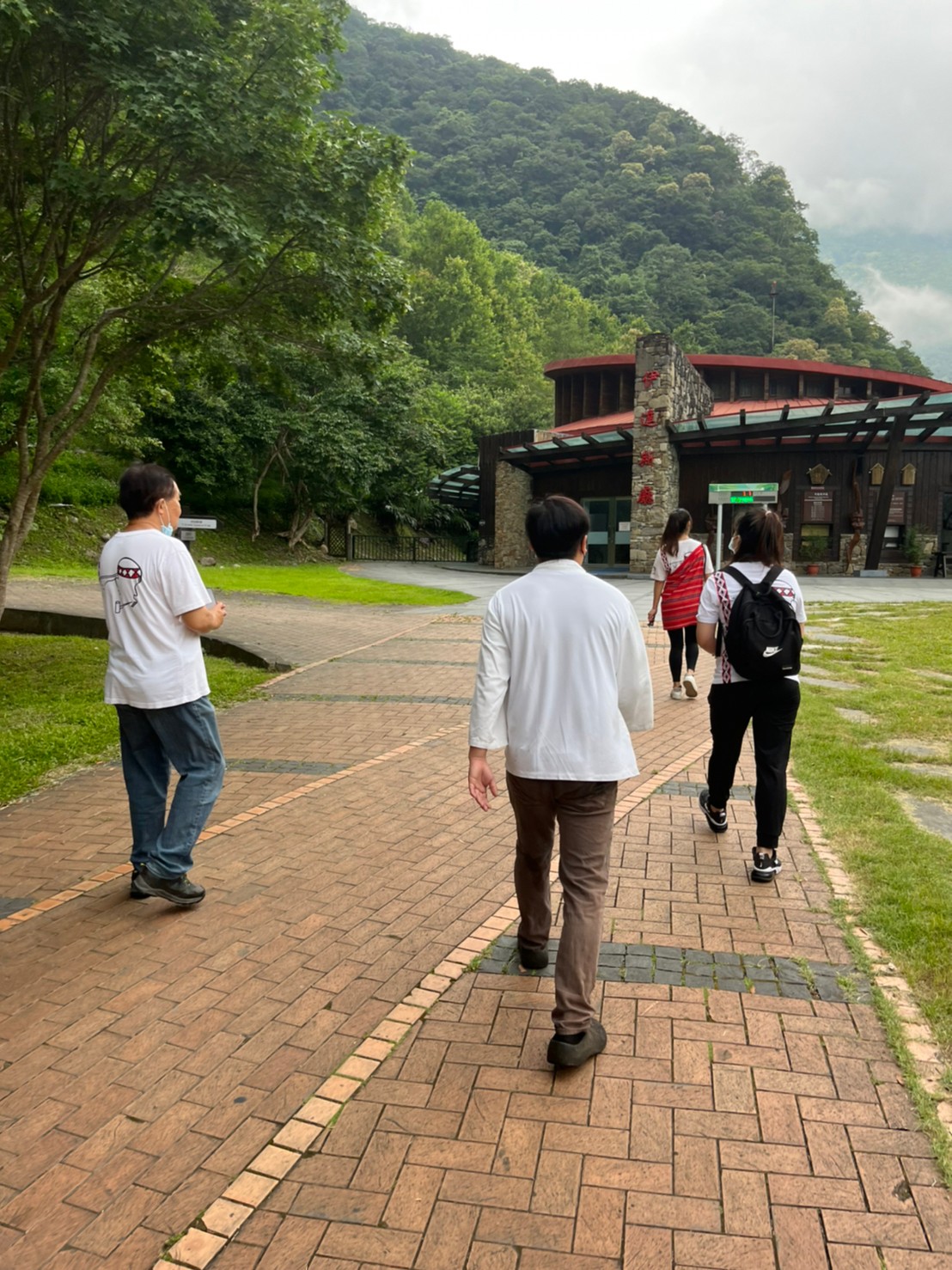 LINE_ALBUM_615山月村-伊達斯步道-燕子口_220616_5
